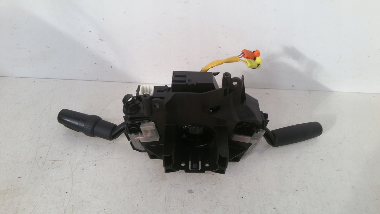 commande levier commodo sous volant BP4L17D953 Mazda 3