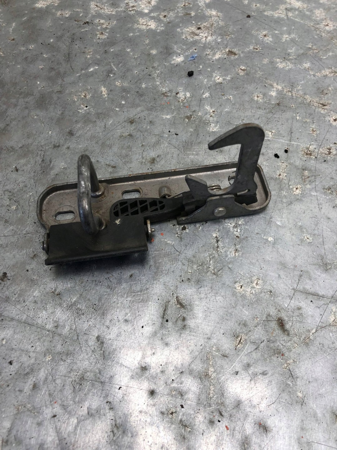 lock RYGIEL bonnets VW TIGUAN 1K0823480