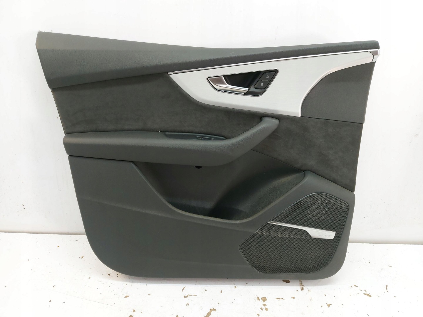 AUDI SQ7 Q7 II LIFT 4M0 upholstery side door front left BOSE UK
