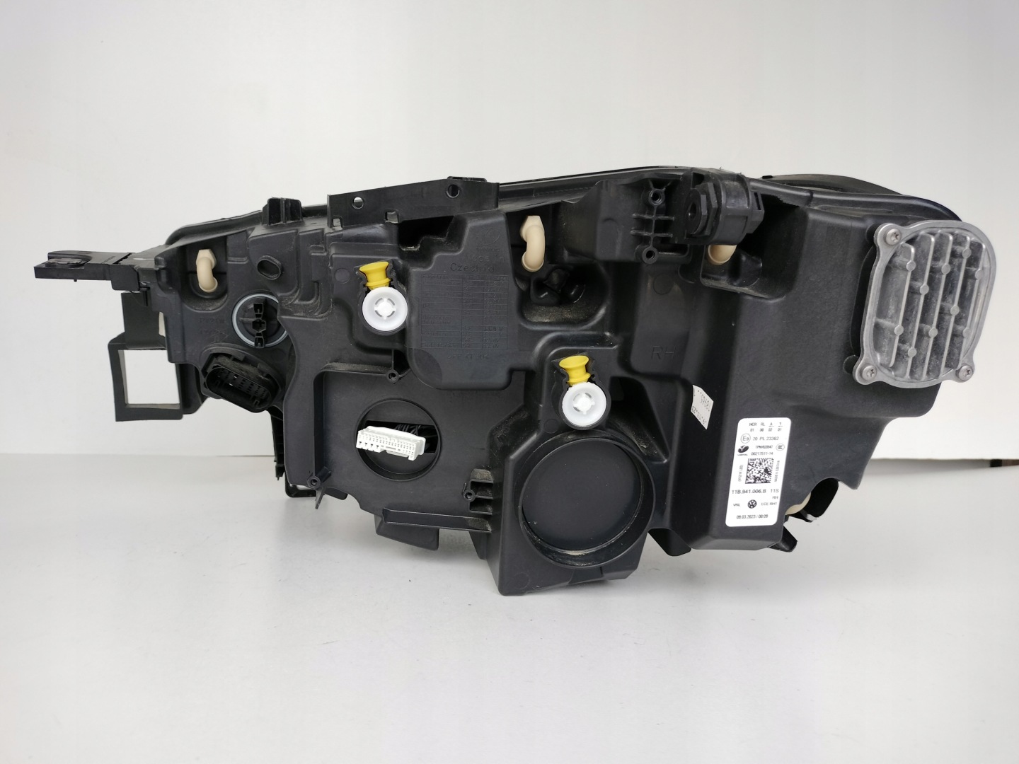 light right REFLEKTOR VW ID4 11A 21- FULL LED