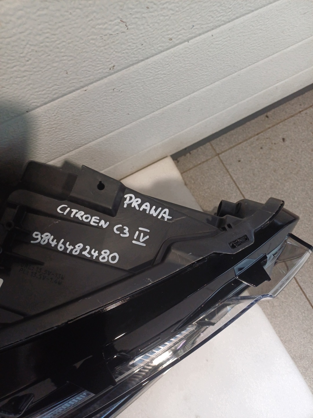 light right front front CITROEN C3 IV 9846482480