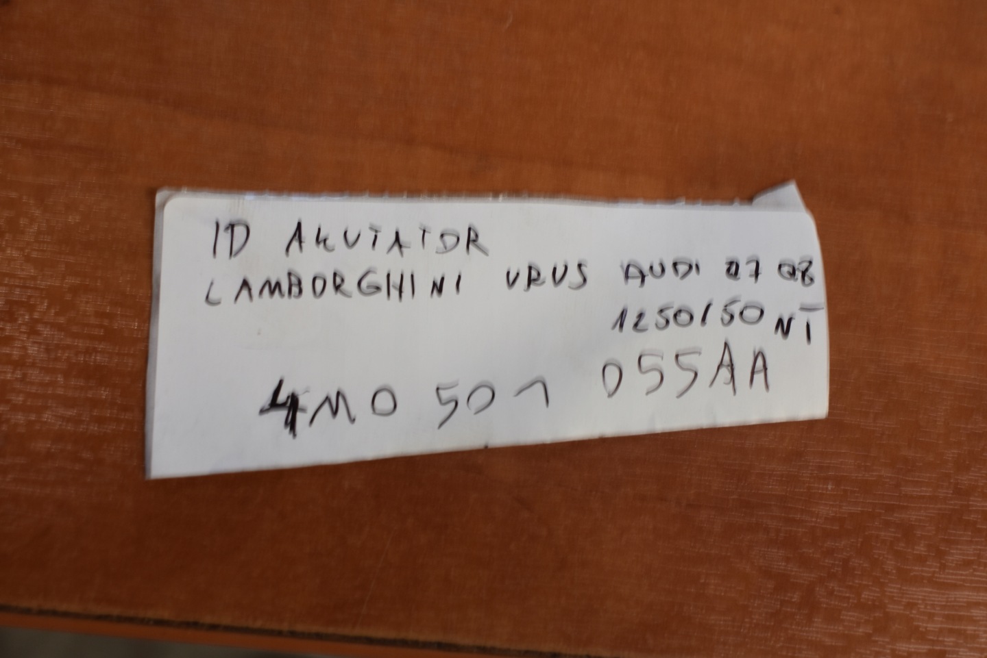 IDEALNY AKUTATOR LAMBORGHINI URUS AUDI Q7 Q8 1