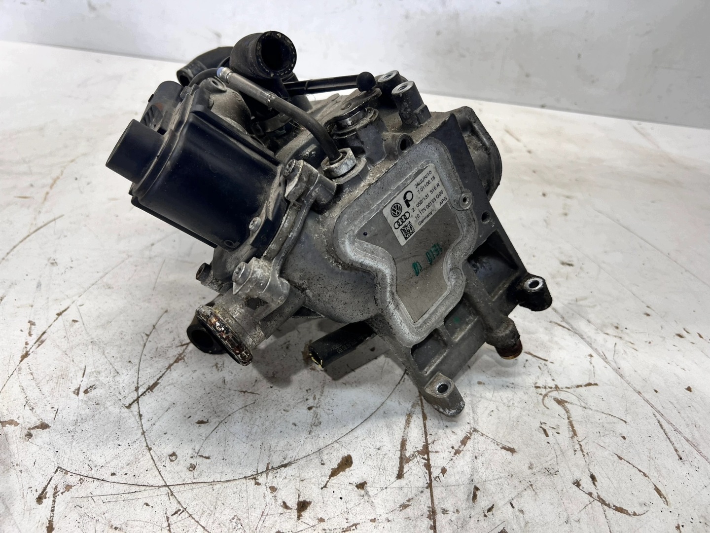 Abgaskuehler AGR EGR Sensor AUDI 3.0 TDI 059131515R