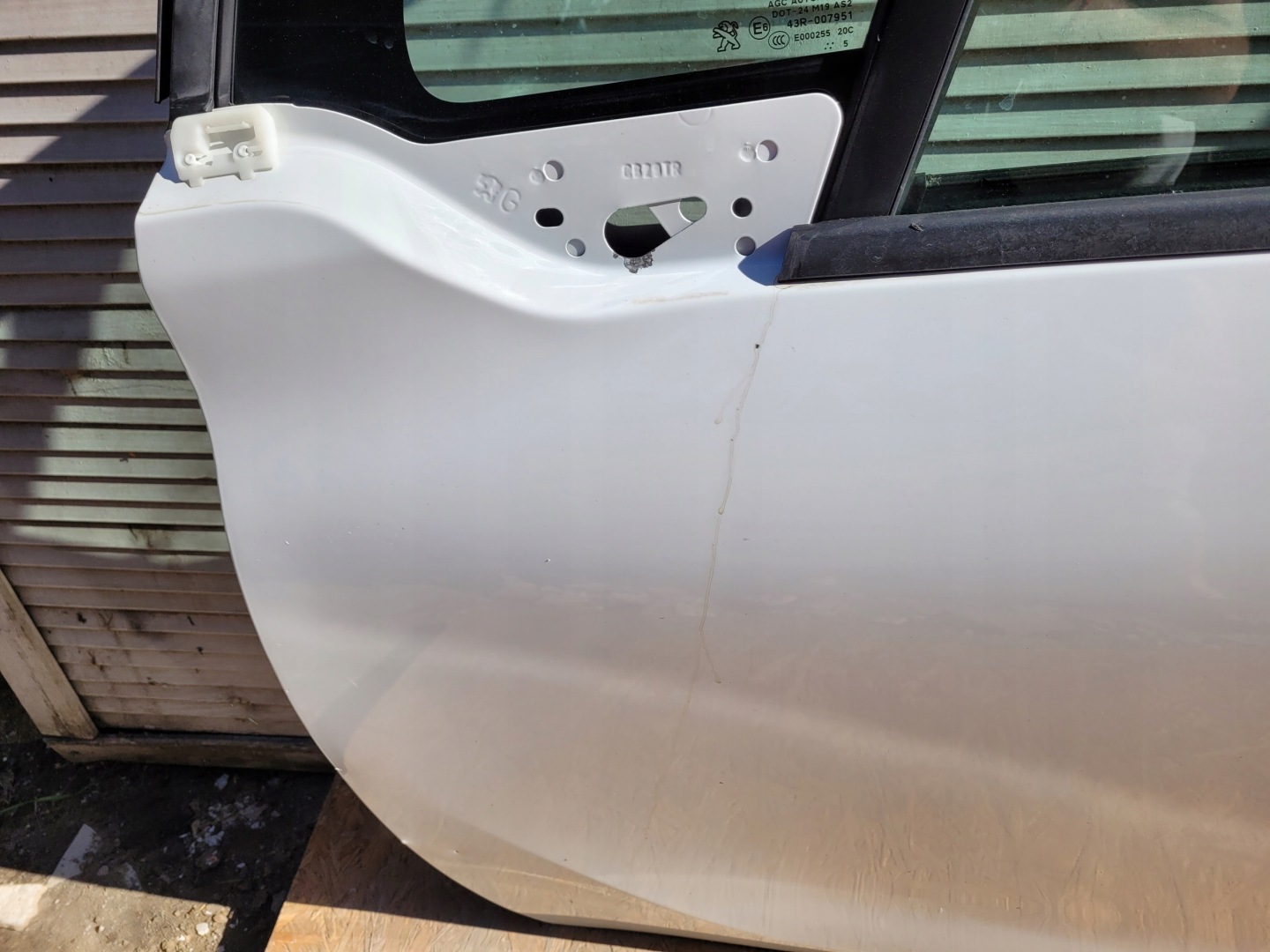 door front front left PEUGEOT 208 and