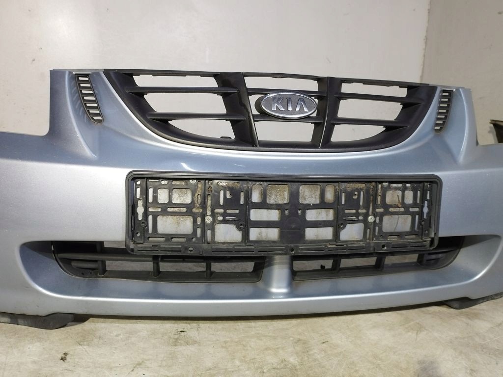 Kia Cerato and bumper front front L1