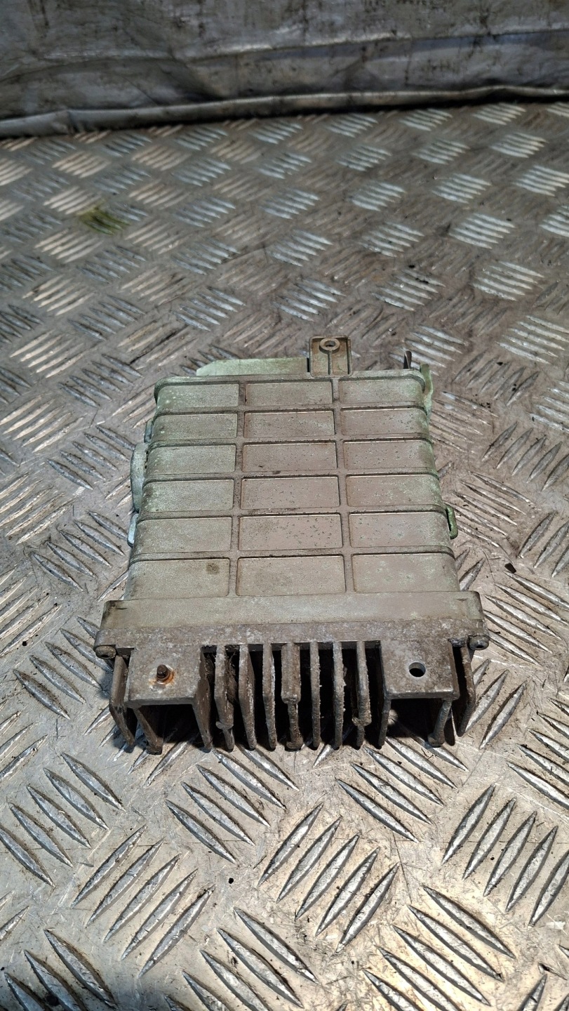 control unit of the engine VW GOLF II 1.6
