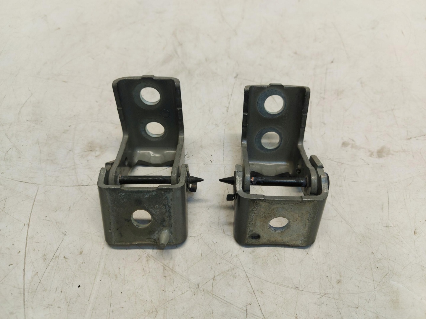 Peugeot 408 GT P54 hinge door right front GORA DOL