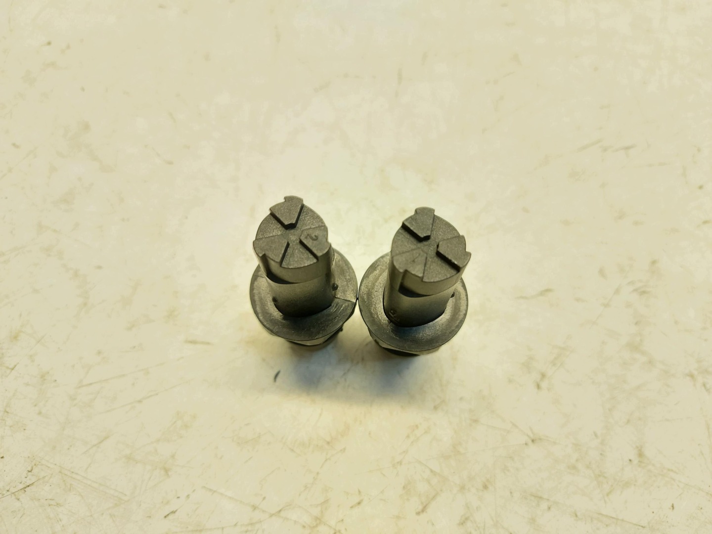 Volvo XC40 Lift Recharge tip bonnet lower