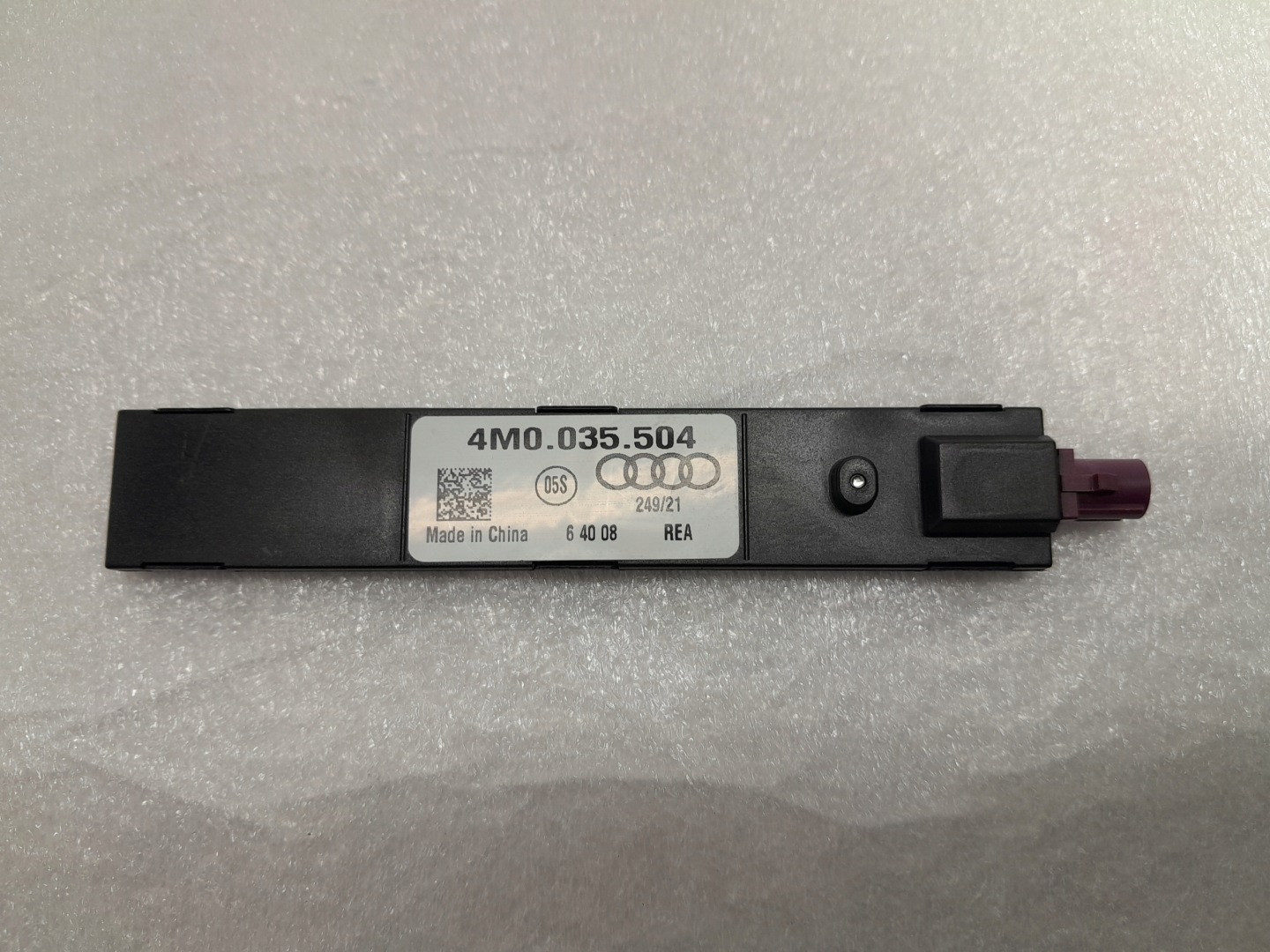 AUDI A4 B9 LIFT amplifier aerial 4M0035504