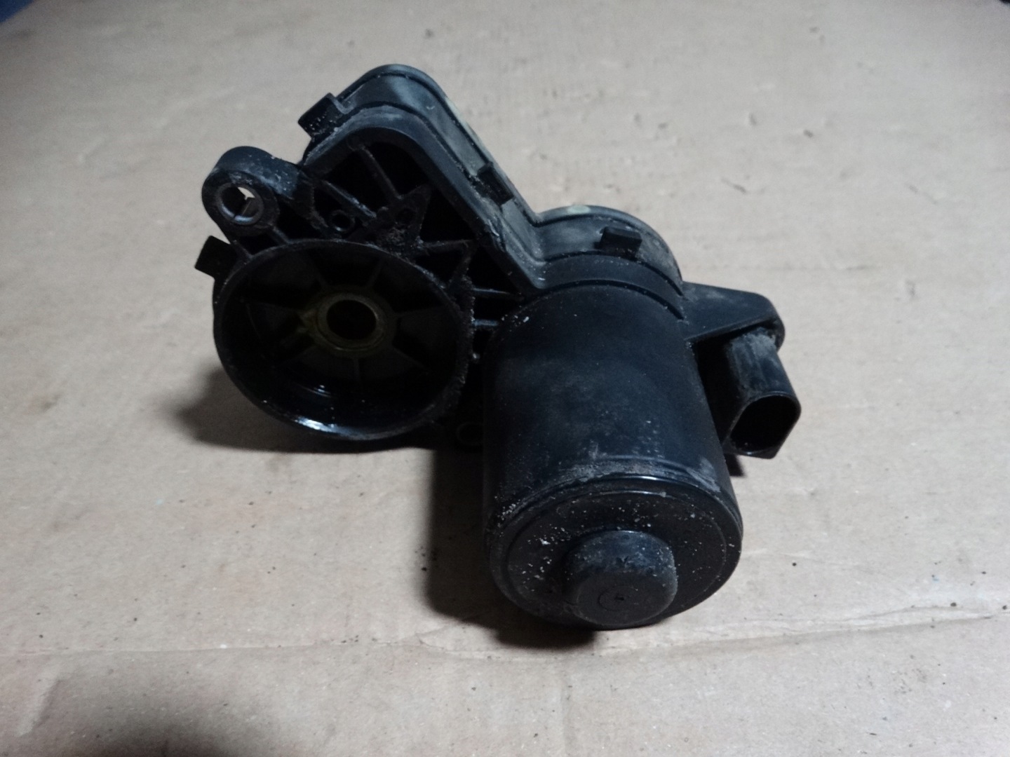 mini motor electric brake right MERCEDES W205 1