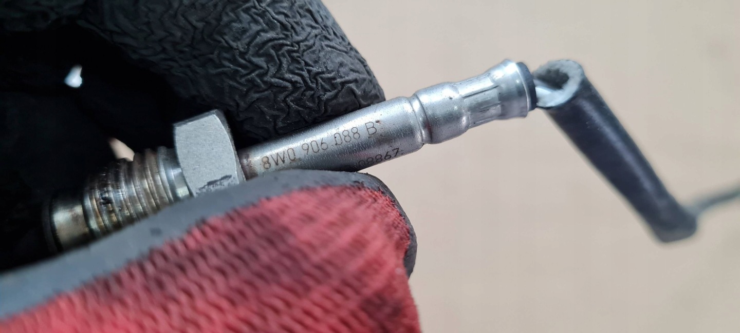 A4 B9 8W Sensor TEMPERATURY Gase 2.0 TDI 8W0906088B A5 8W Q5
