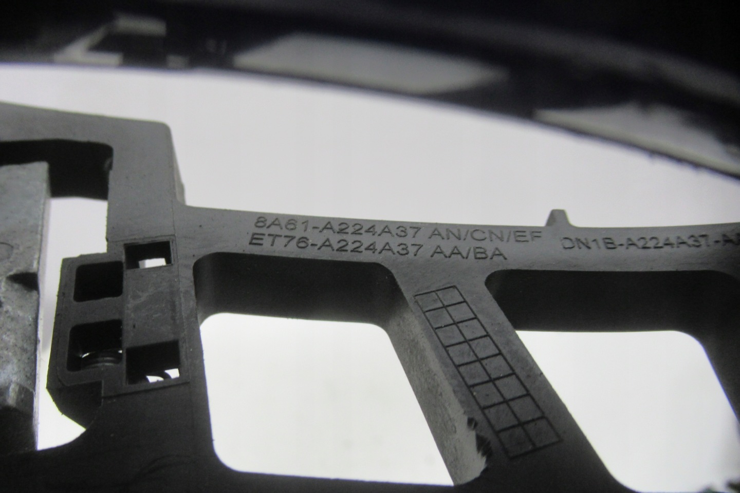 FORD FIESTA MK7 15R handle left rear part 8A61-A224A37
