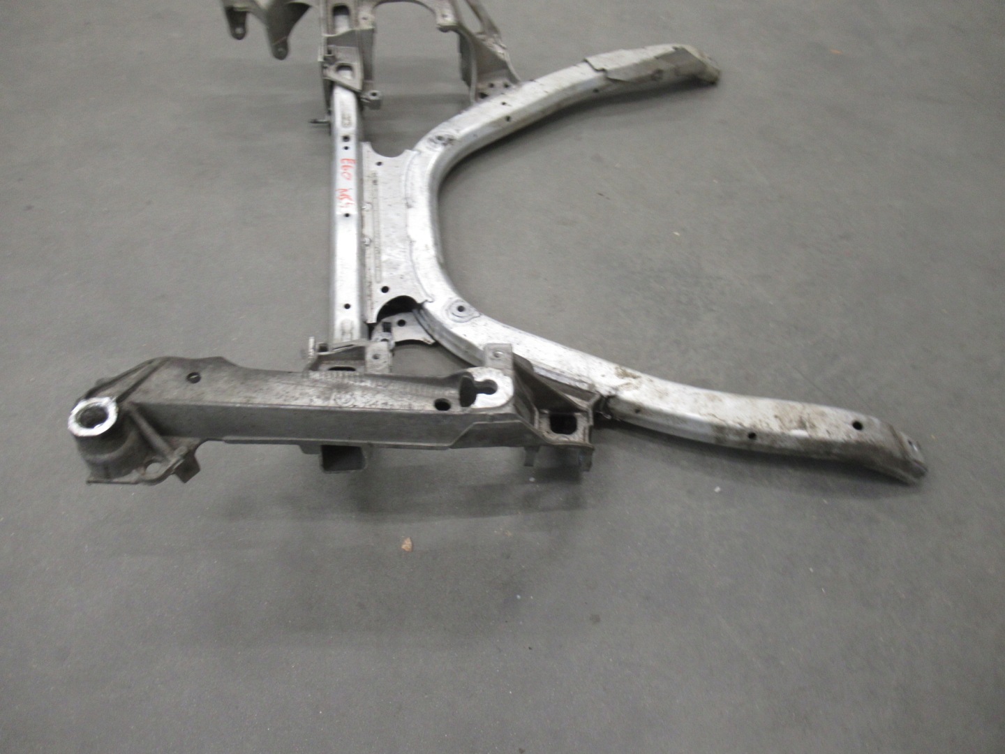 Lawa front axle beam below engine suspension beam BMW E60 E61 E63 E64
