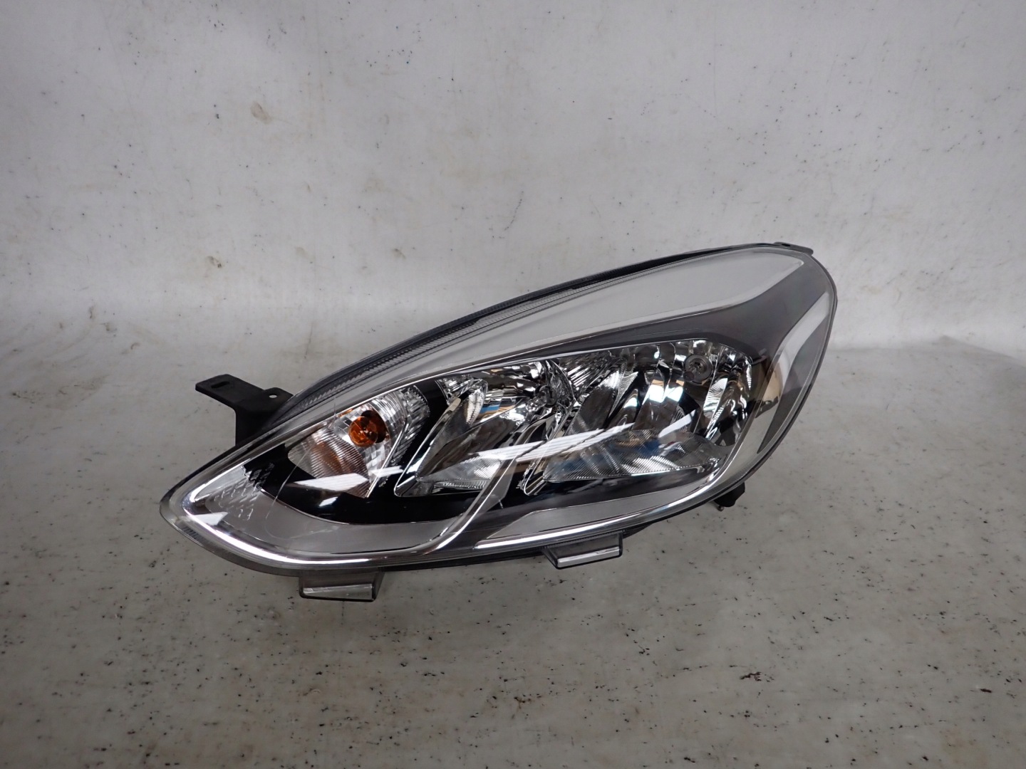 FORD FIESTA VIII 8 MK8 16-21 light front left
