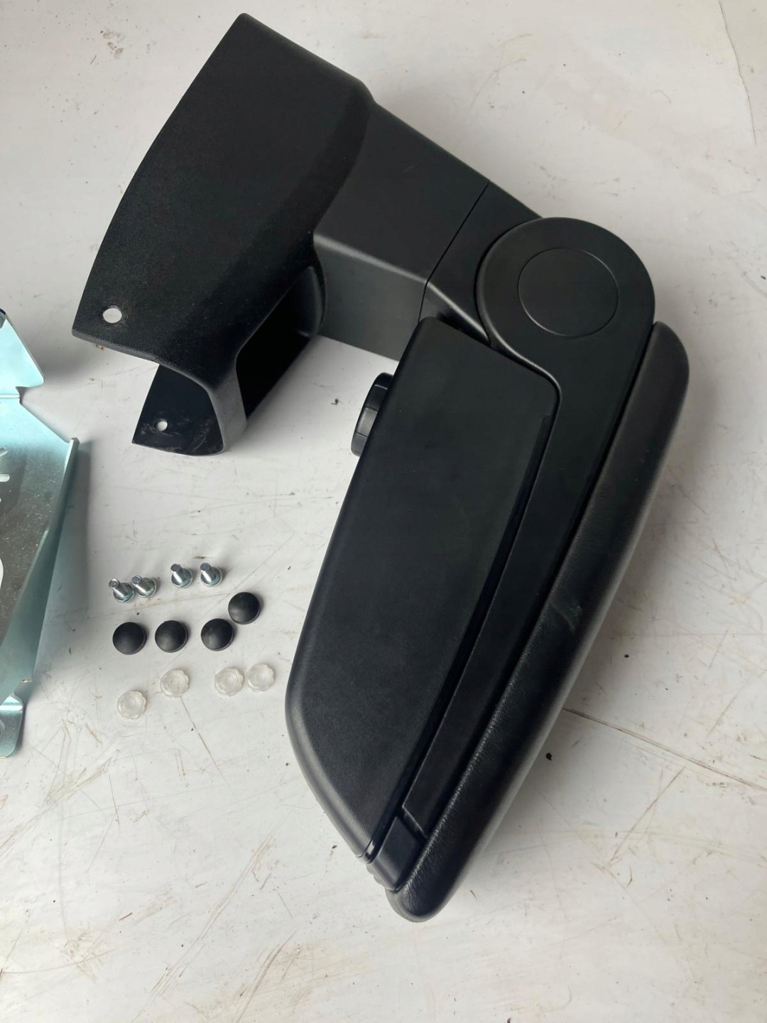 armrest leather PEUGEOT 208 and original 1606631280
