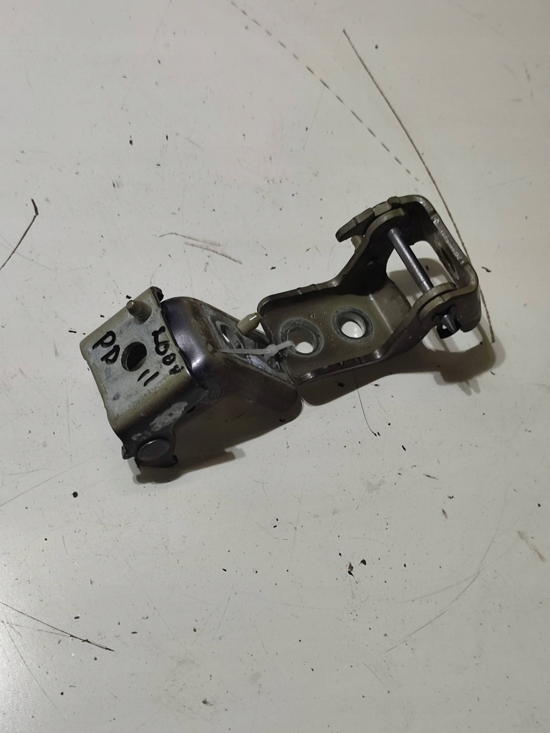 Peugeot 2008 II 2020 front side right hinges door przednich