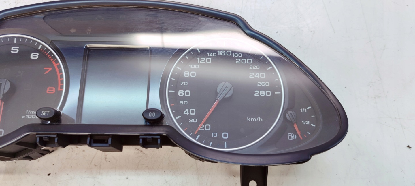 dials dials AUDI Q5 8R 2.0 TFSI 8R0920900N