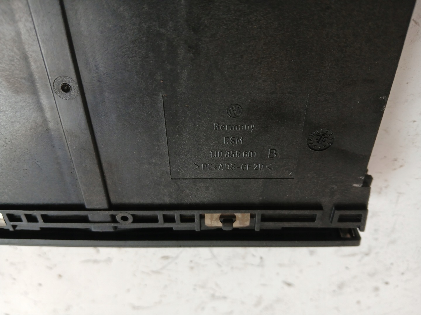 VW GOLF IV bracket for KUBEK CUPHOLDER 1J0858601B