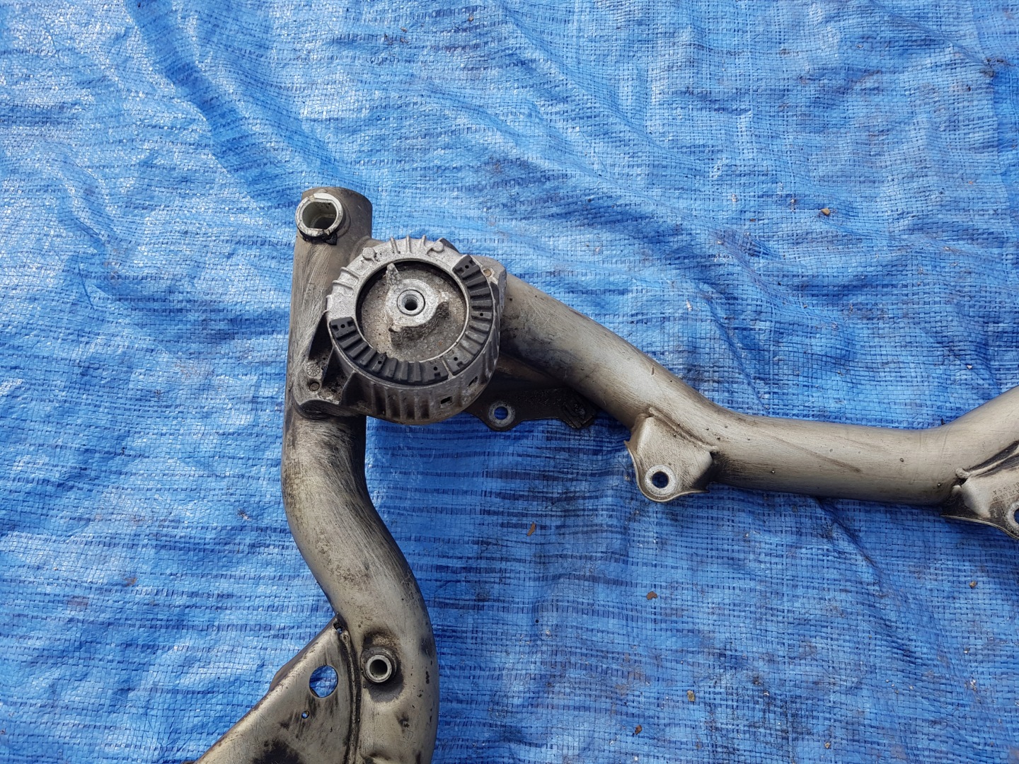 axle beam front of the engine MERCEDES W212 sider subframe axle beam front