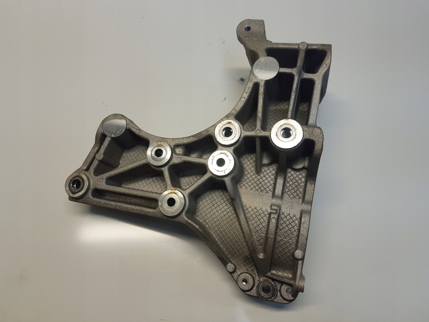 MASERATI LEVANTE holder engine mount right