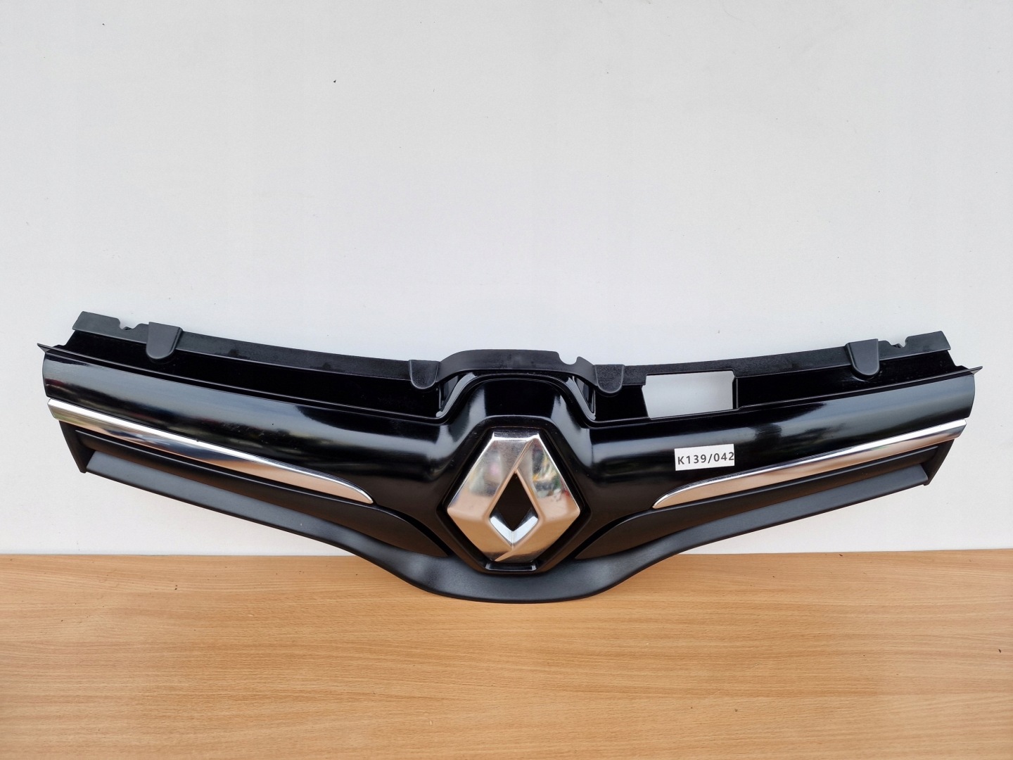 RENAULT KANGOO II LIFT GRILLE CHROMY LOGO