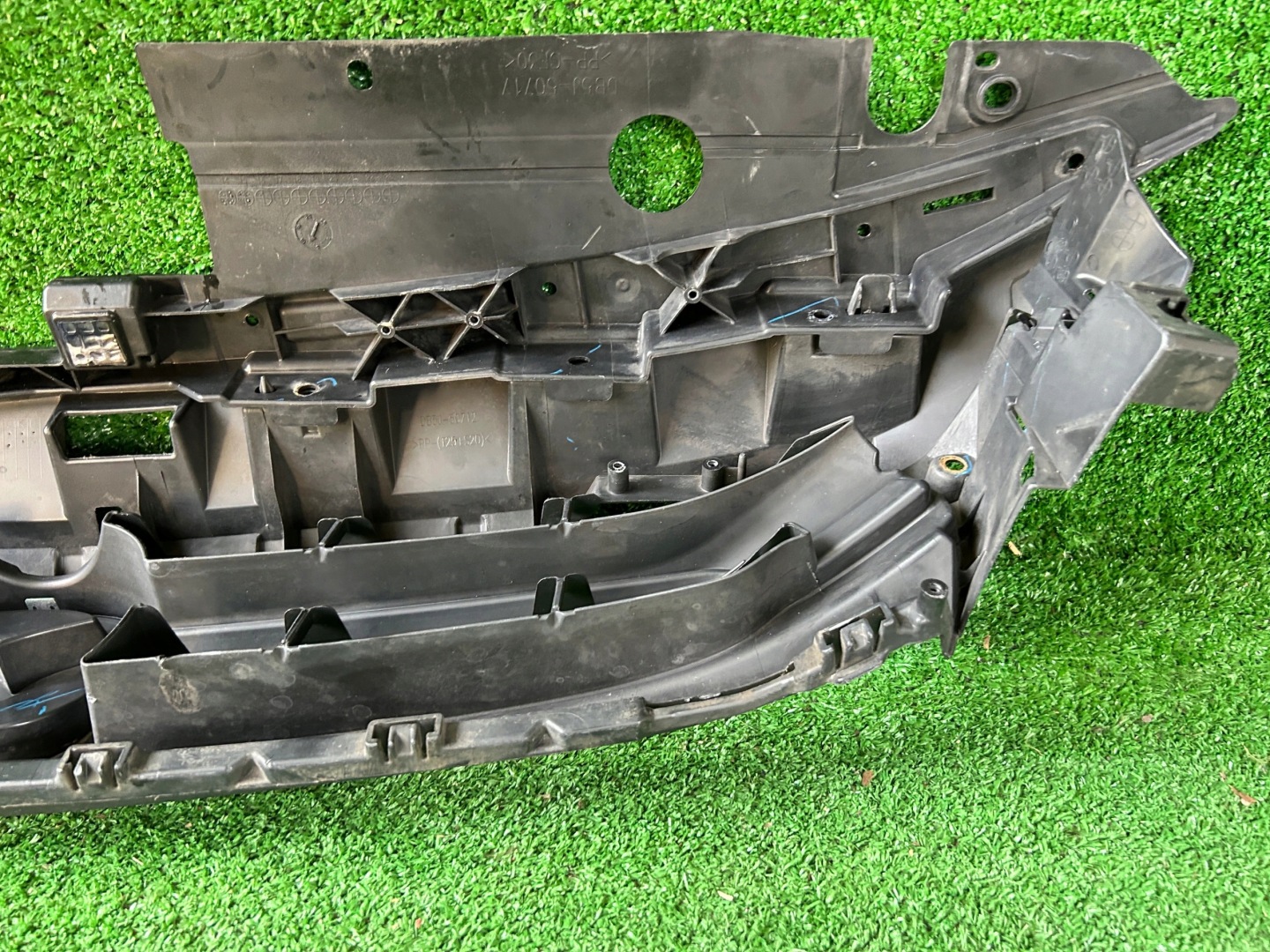 Mazda 2 14- DB5J-50712 front PREKLADgrill front front