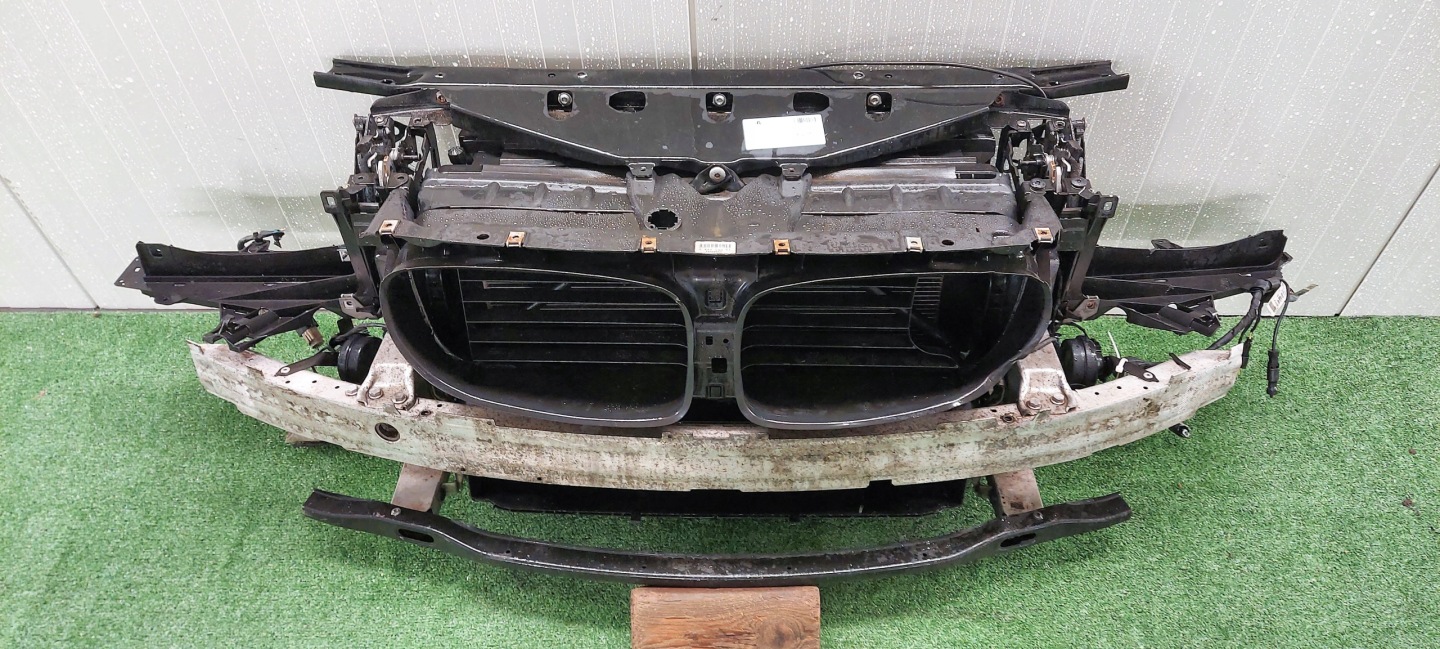 support panel for radiators BMW 7 F01 F02 F04 3.0D