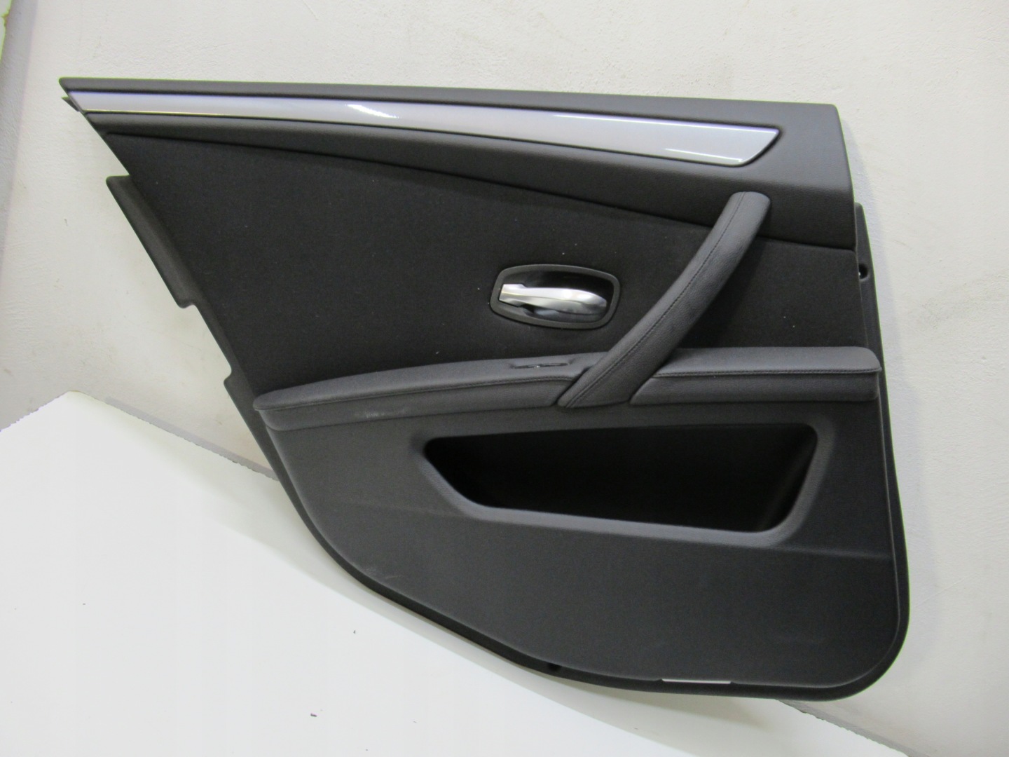 BMW E61 side upholstery door left rear part 07R EU