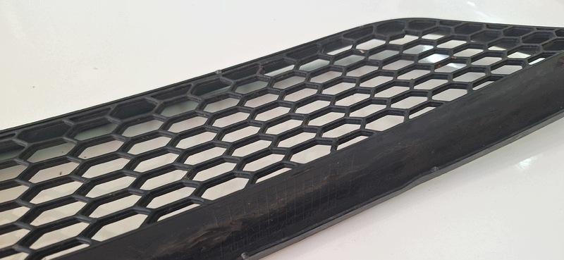 grid of a bumper left ALFA ROMEO GT LS380121
