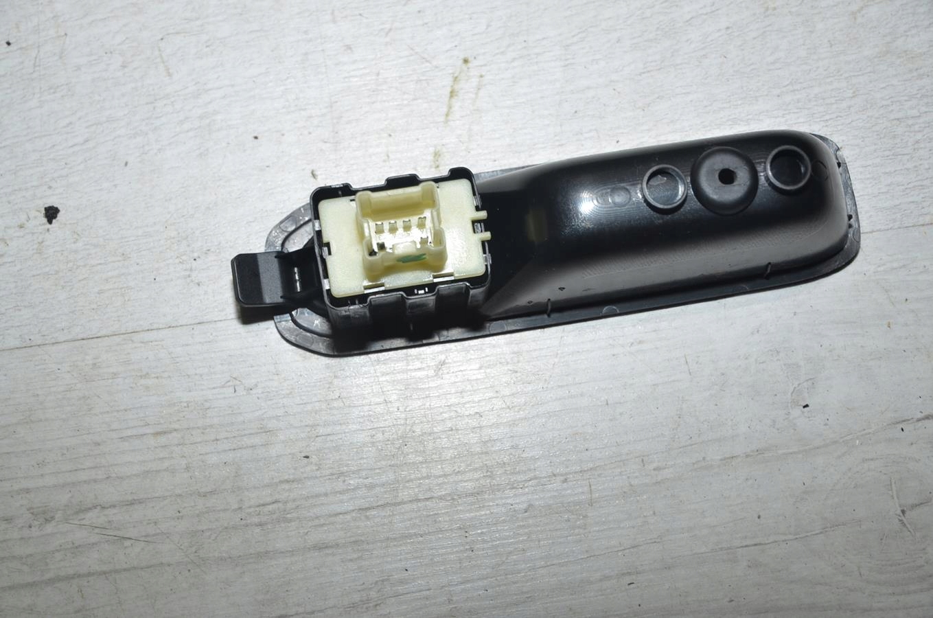 switch windows left rear part Dacia Duster II 18r
