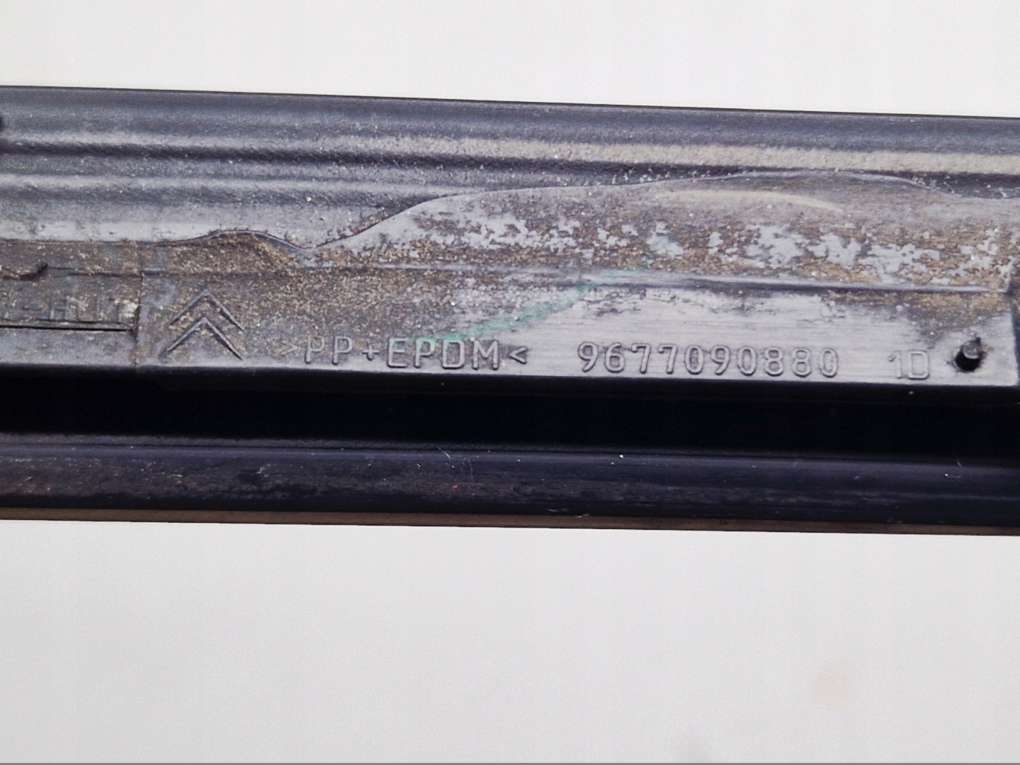 moulding dust CHROM door right front CITROEN C4 PICASSO II 9677090880