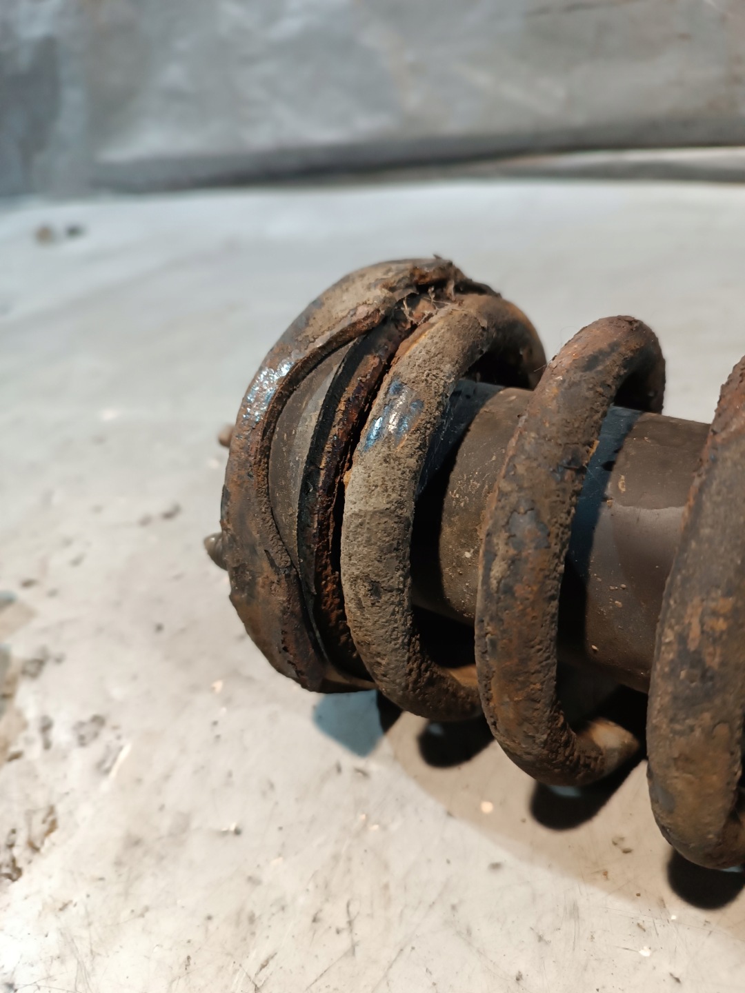 shock absorber left front HONDA CIVIC VI 2000r 1.4B