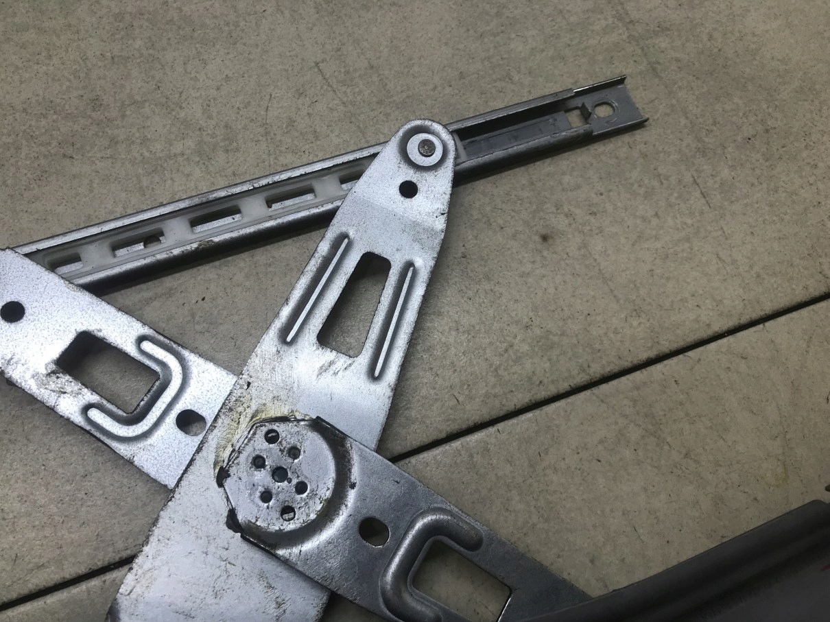 window regulator right rear part SANTA FE and 9882026200