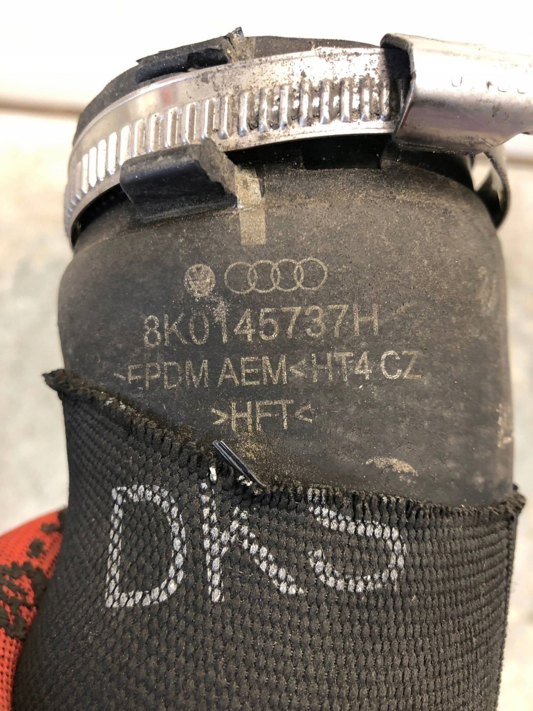 vedení intercoolera AUDI A4 B8 8K0145737H