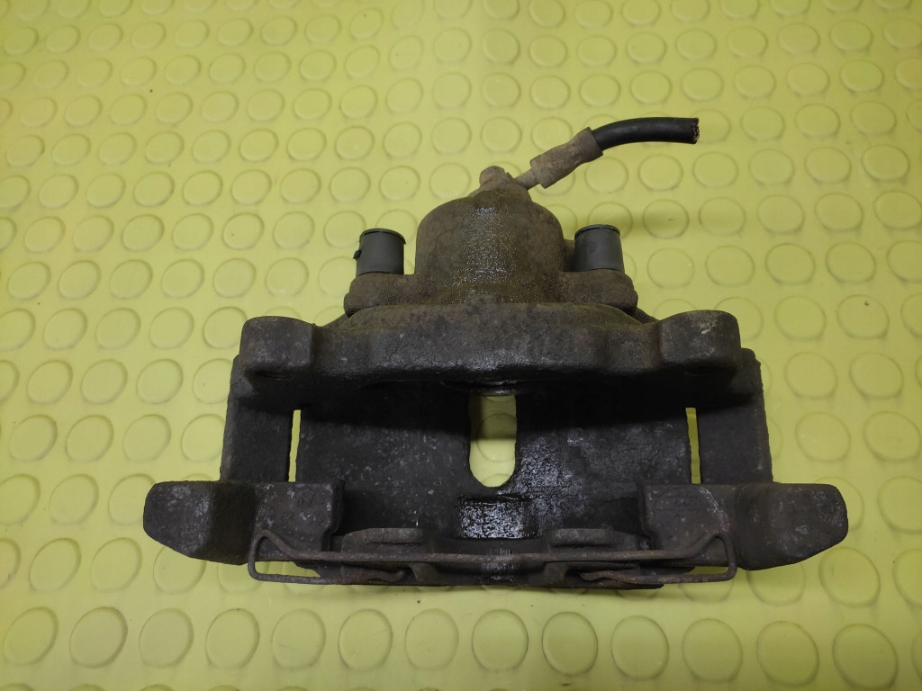 VW TOURAN 1.6 FSI caliper right front