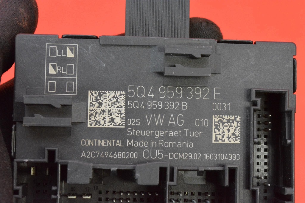 control unit module door right front 5Q4959392E SKODA OCTAVIA 3 III 13-17