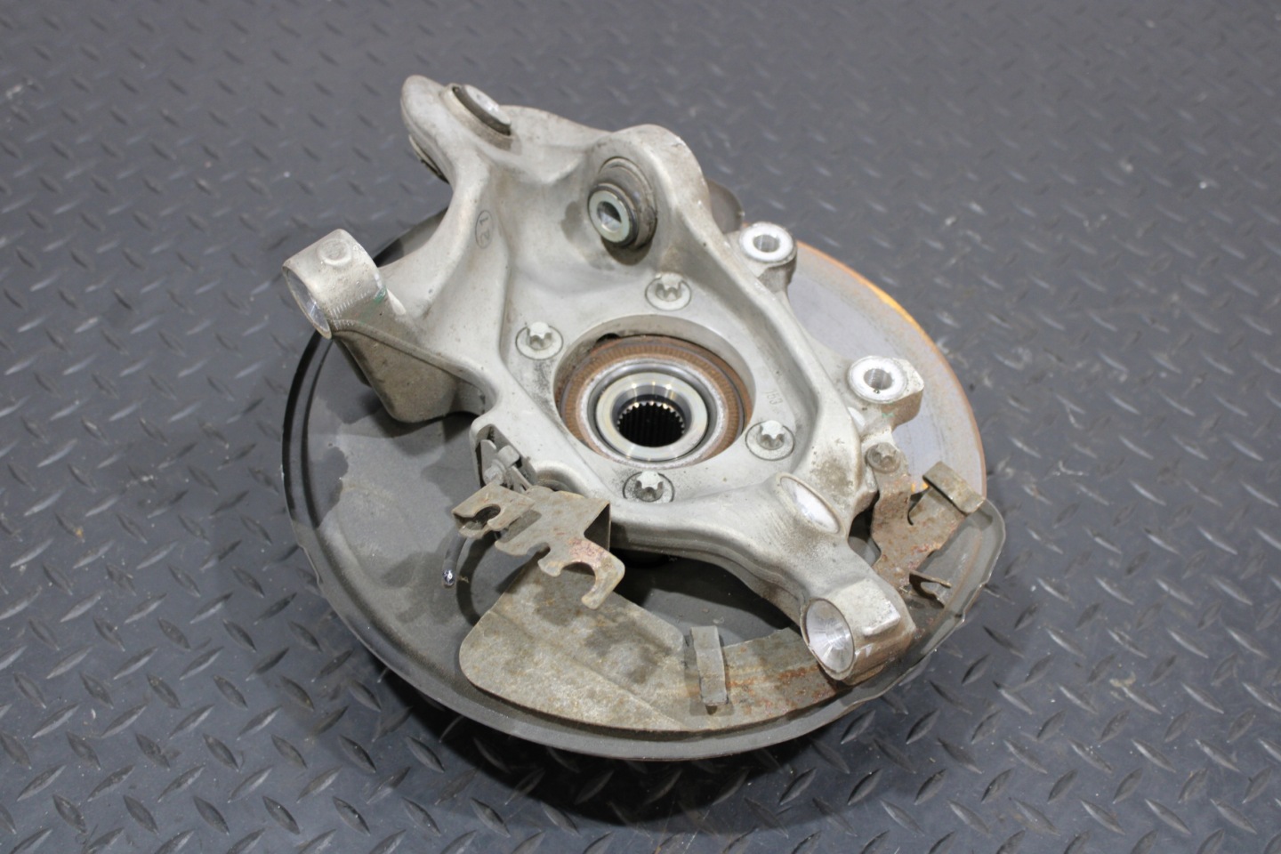 swing left rear part MERCEDES C-KLASA W205