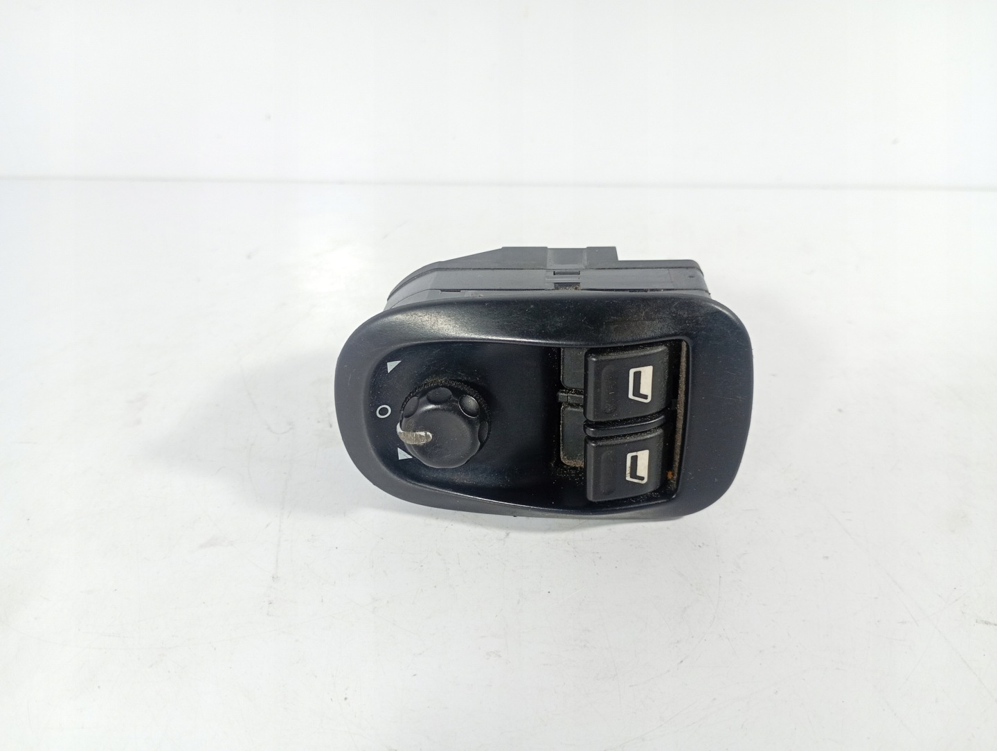 Peugeot 206 99-09 switch switch regulation REGULACJA PANEL of the window