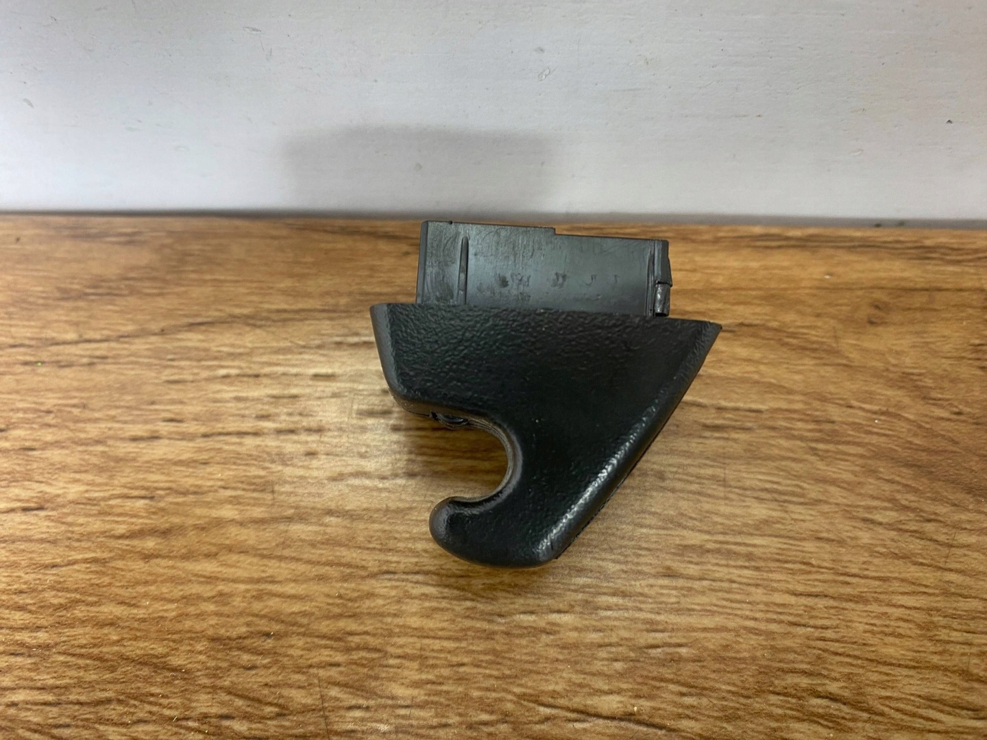cover przeciwsloneczna haczyk bracket holder Chevrolet Camaro 2016+