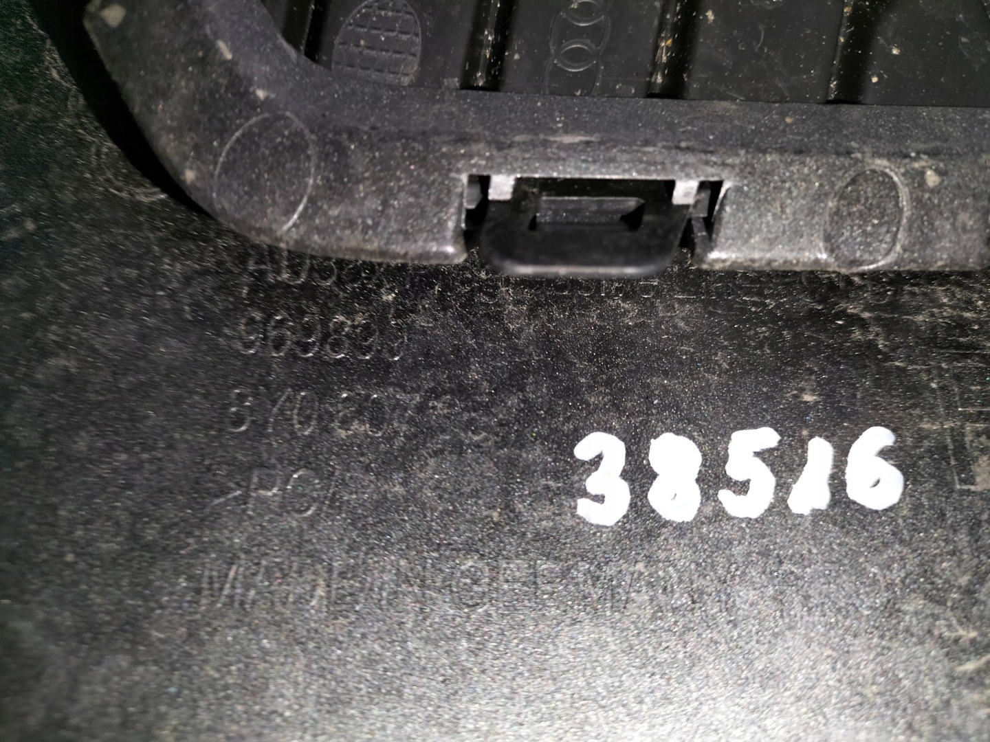 grille grid of a bumper front right AUDI A3 8Y 20