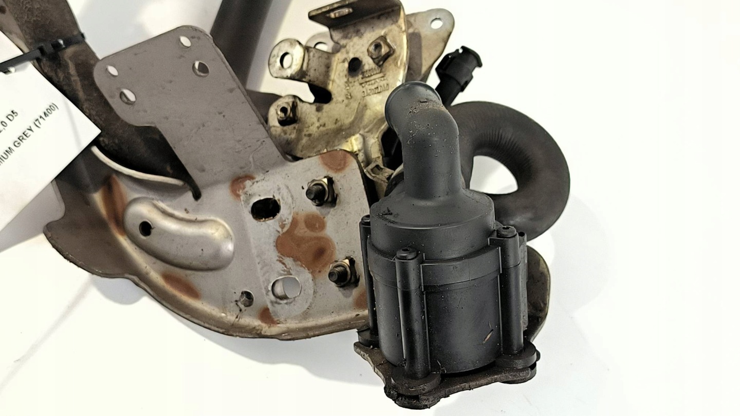 water pump 31686005 VOLVO S90