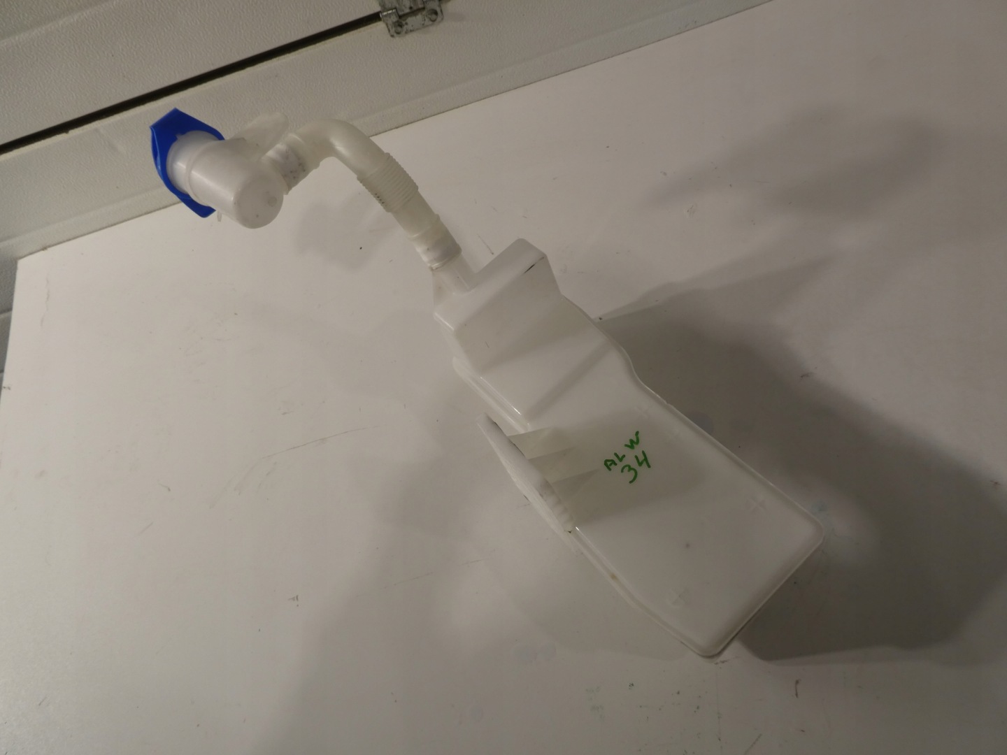 washer fluid tank VW CADDY 2K5955453A