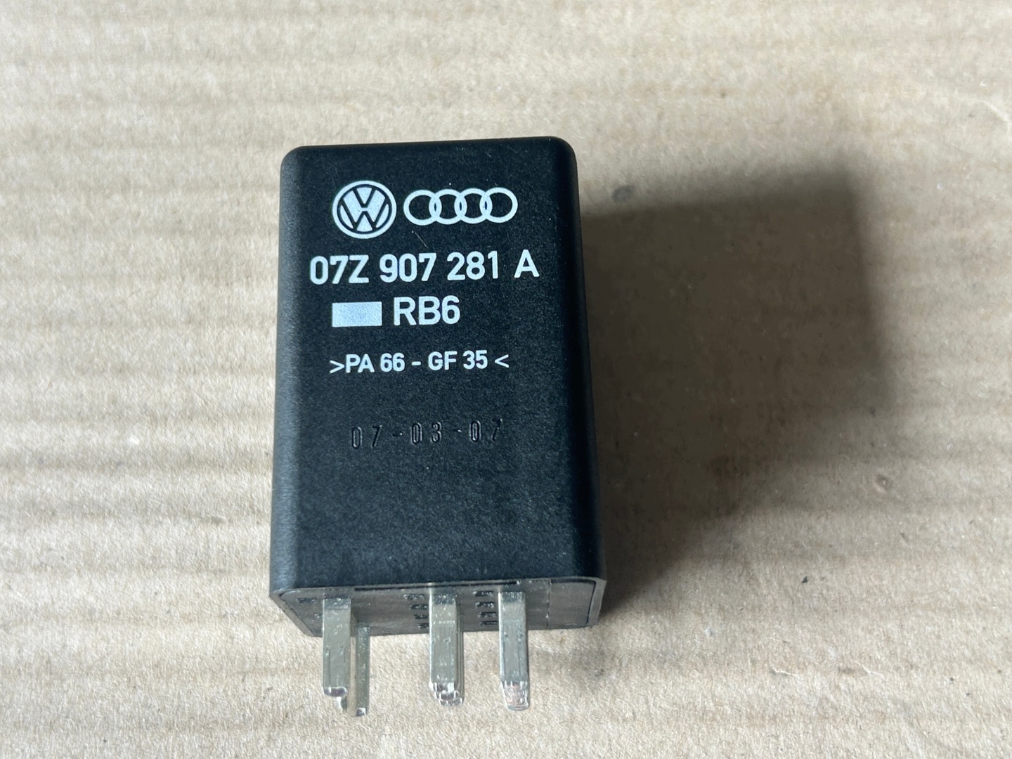 VW T5 2,5 TDI relay plugs ZAROWYCH 07Z907281A