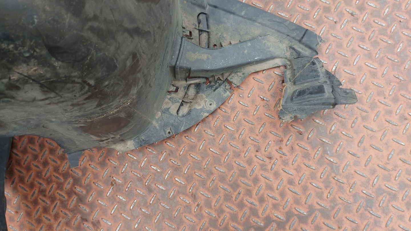 mudguard left left front front SKODA OCTAVIA III 16