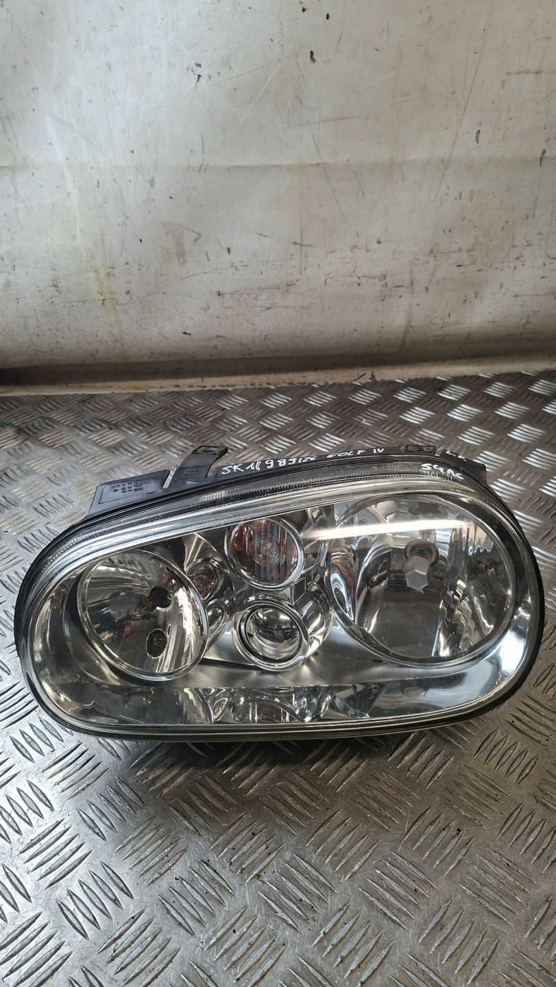feu gauche avant VW GOLF IV