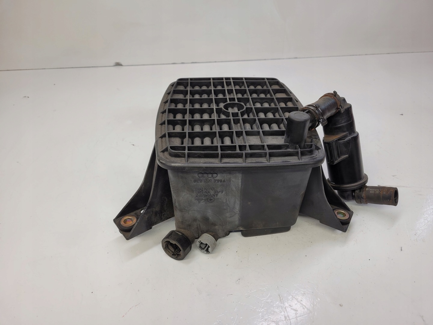 carbon filter AUDI A4 B7 A6 C6 2.0 TFSI 8E0201799A