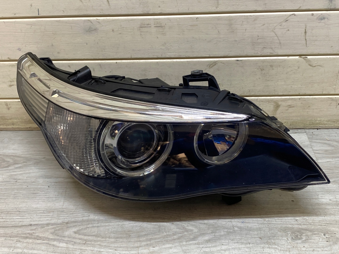 BMW E60 E61 REFLEKTOR XENON light right front NIESKRETNA EUROPA
