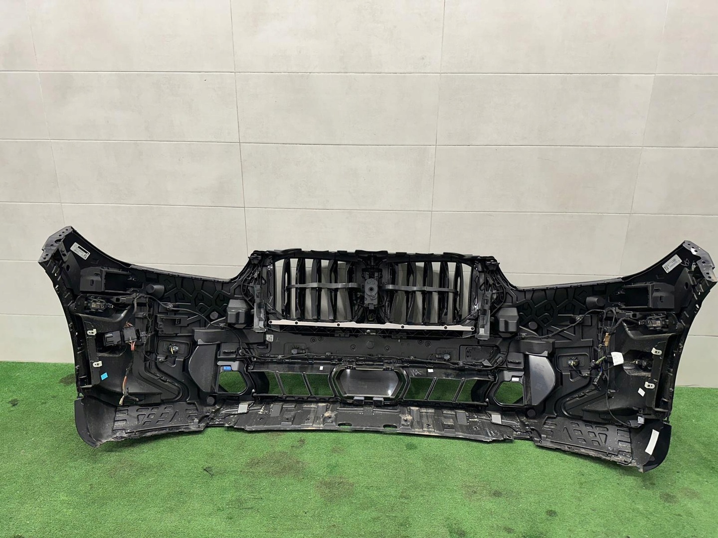 BMW X6 G06 LCI bumper front 6PDC below RADAR 475 m-packet