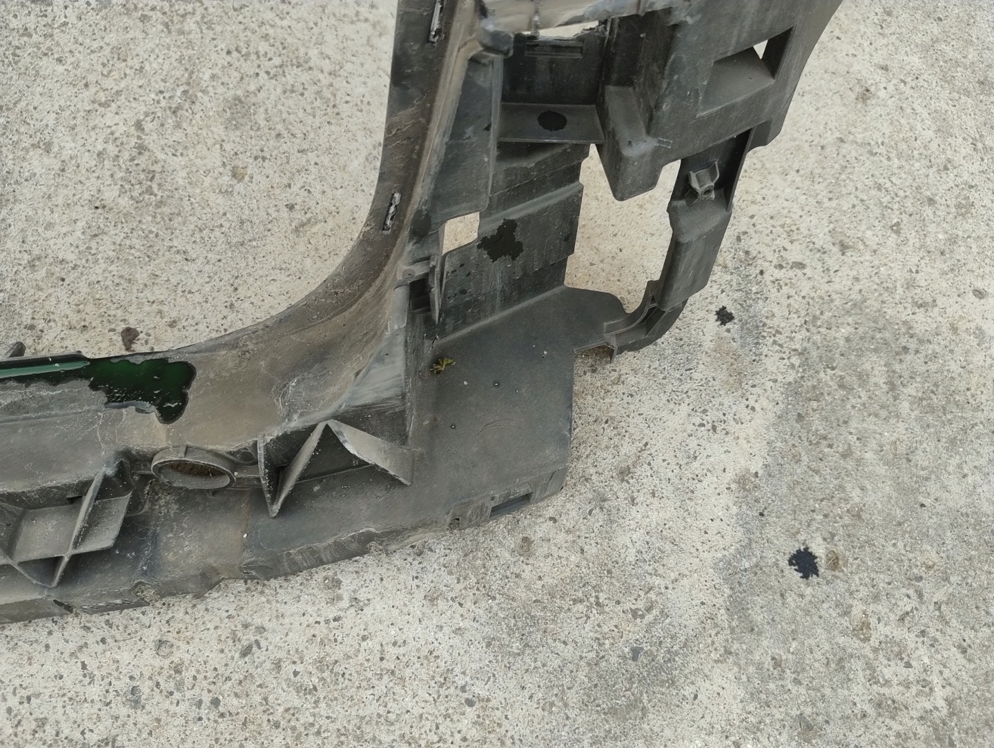 holder support pillar bumper rear part Audi A4 B8 KOMBI 8K9807385D
