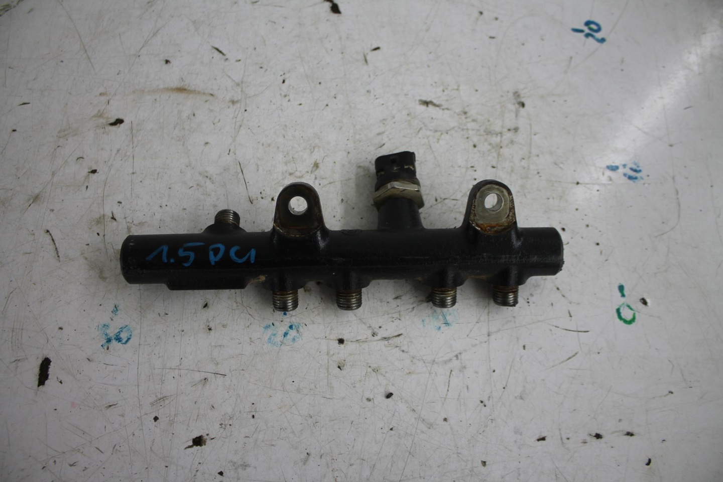 RAMPE INJECTION H8201157327 QASHQAI 1.5 DCI 06